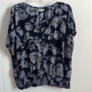 Maurices blue paisley blouse short sleeve size XXL pull-over